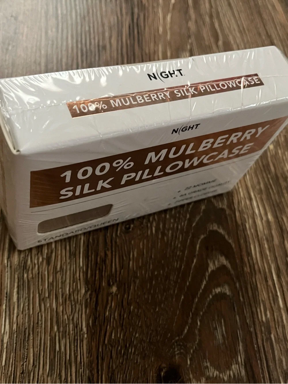 NIB 100% mulberry silk pillowcase with zip, Discover Night, champagne, real silk